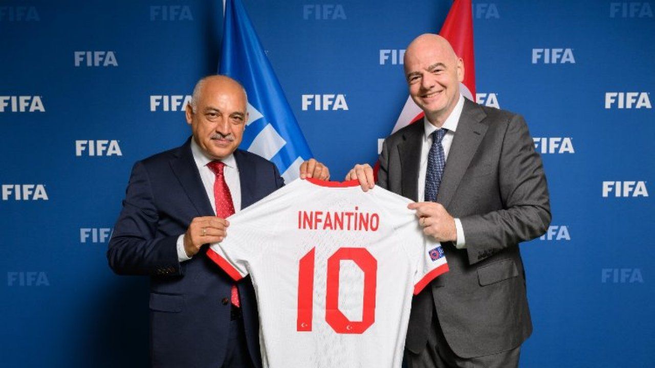 TFF Başkanı Mehmet Büyükekşi FIFA Başkanı Gianni Infantino ile buluştu