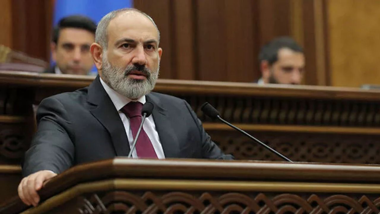 Ermenistan lideri Paşinyan, 135 askerin hayatını kaybettiğini açıkladı