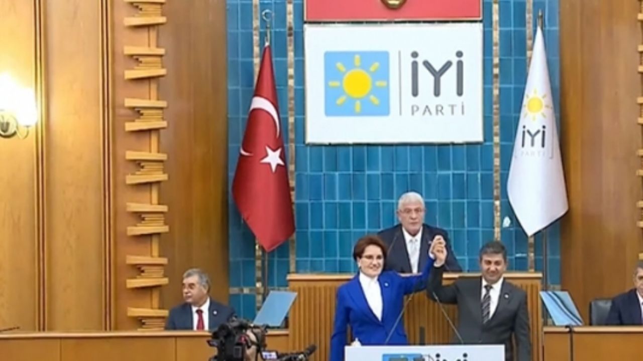DEVA'dan ayrılmıştı: Eski TÜİK Başkanı Aydemir İYİ Parti'ye katıldı, rozetini Akşener taktı
