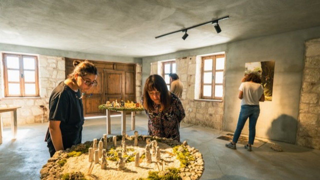 8'nci Çanakkale Bienali renkli sergiyle açıldı