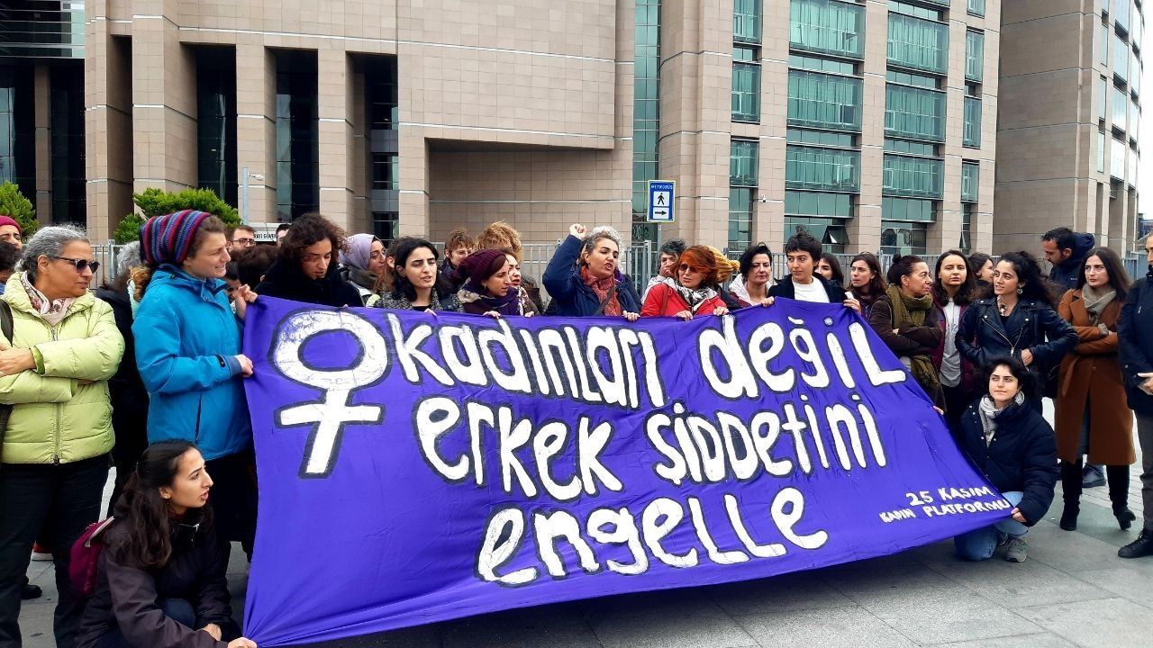 25 Kasım Kadın Platformu'ndan polis şiddetine karşı suç duyurusu: Sokaklarda görüşmek üzere