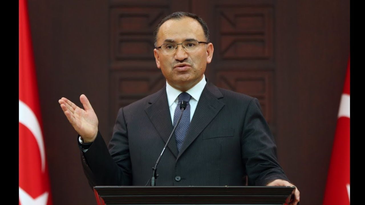 Adalet Bakanı Bekir Bozdağ, CHP'li milletvekillerinin dokunulmazlığının kaldırılmasını istedi
