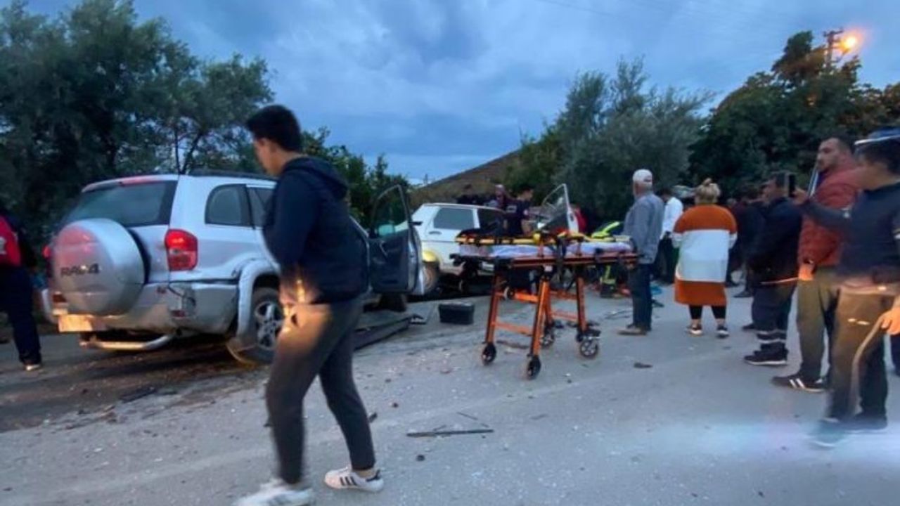 Antalya Kumluca'da trafik kazası: 2 ölü, 3 yaralı