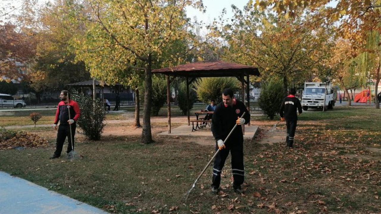 Bursa Gürsu'nun parklarında temizlik çalışmaları