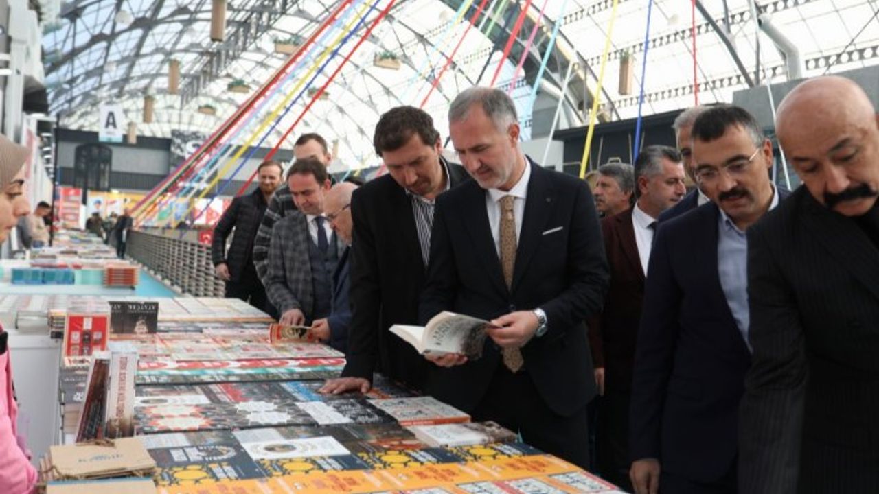 Bursa İnegöl'de 1 milyon kitap okuyucuyla buluştu