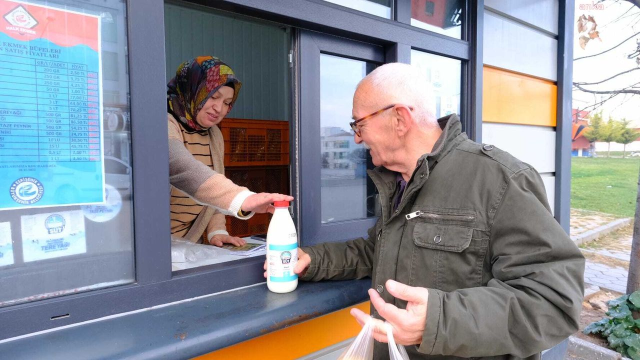 Eskişehir Büyükşehir, 1 litrelik Halk Süt satışlarına başladı