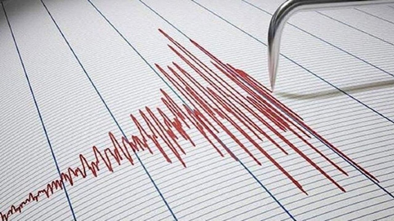 Ege Denizi'ndeki 5 büyüklüğünde deprem