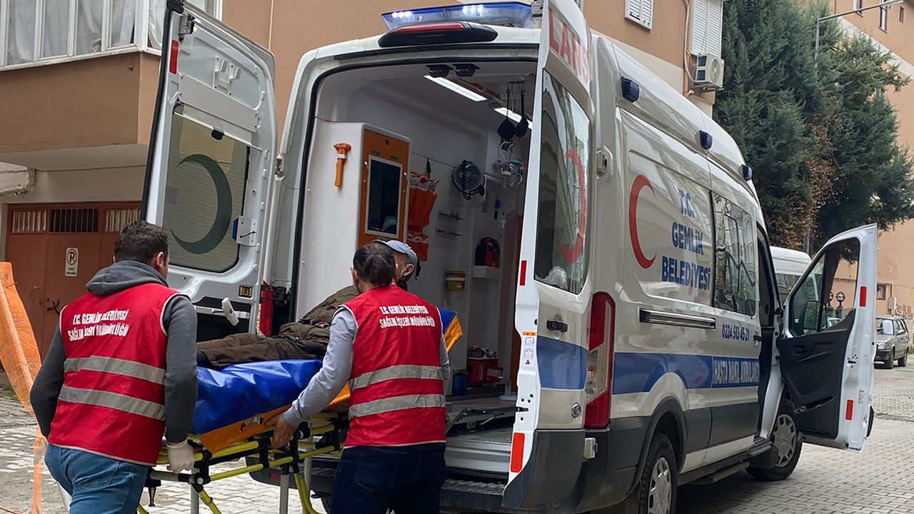 Gemlik Belediyesi’nin hasta nakil ambulans hizmeti sürüyor
