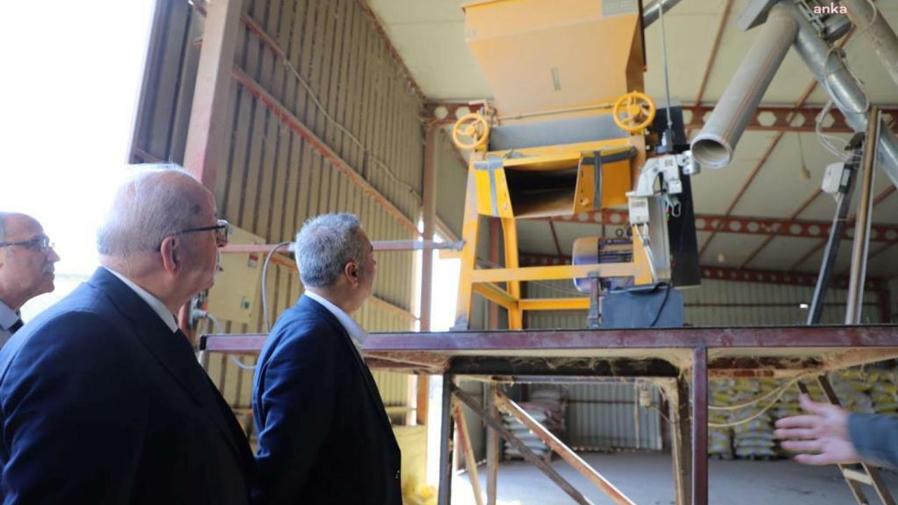 Tekirdağ Büyükşehir’den üreticiye yem ezme makinesi desteği