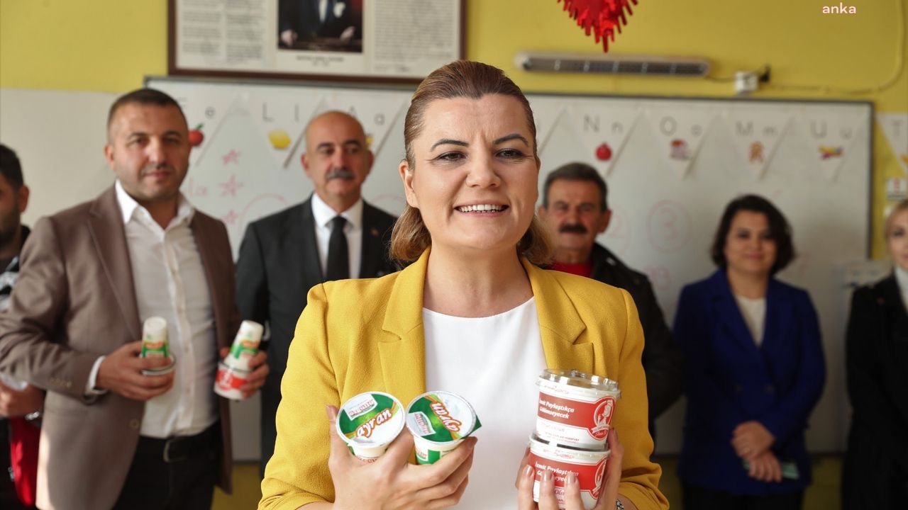 İzmit Belediye Başkanı Hürriyet, ‘Beslenme Saati’nde öğrencilerle buluştu