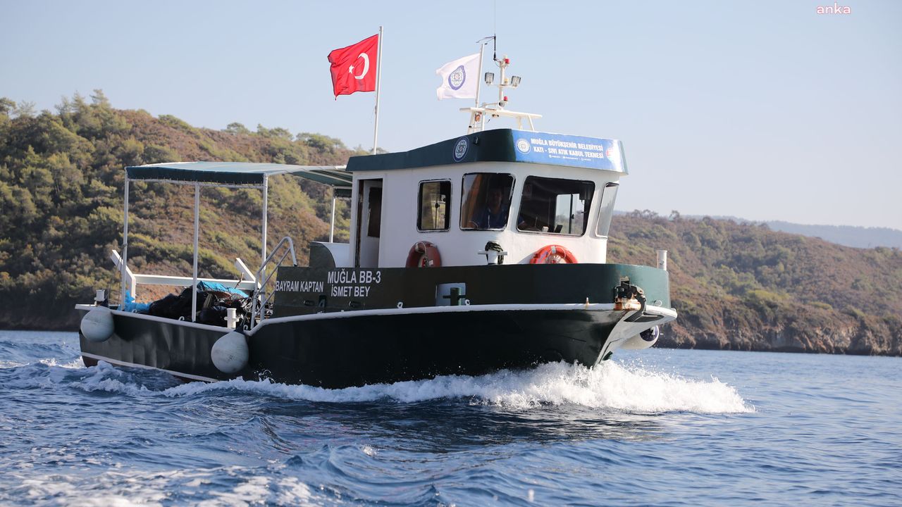 Muğla Büyükşehir, 2022’de teknelerden 4 milyon litre atık su topladı