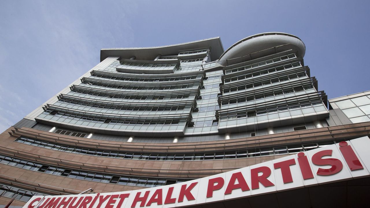 CHP'li 4 il başkanından milletvekilliği aday adaylığı için istifa
