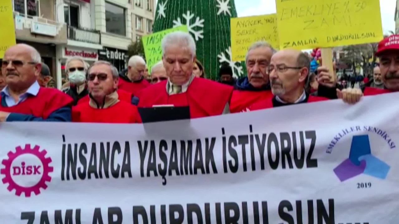 Edirne’de emekliler fatura yaktı