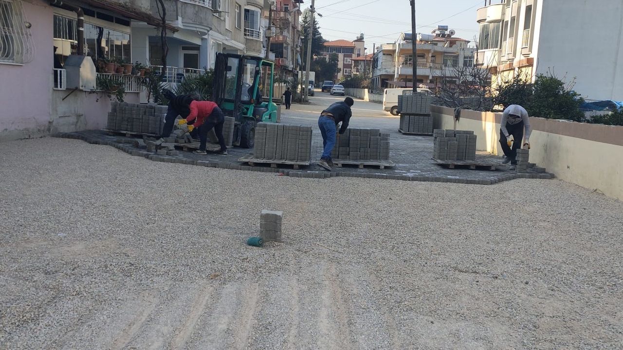 Samandağ Belediyesi, üstyapı çalışmalarına devam ediyor