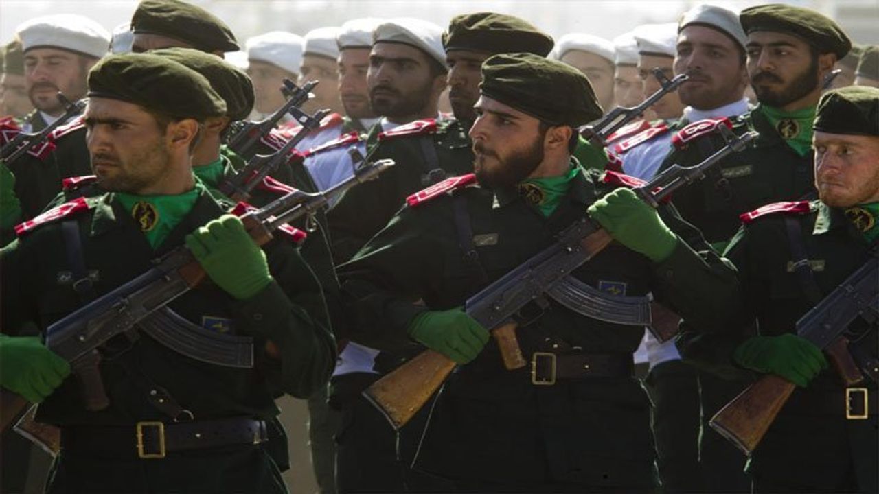 İngiltere, İran Devrim Muhafızları ordusunu 'terör örgütü' ilan etmeye hazırlanıyor