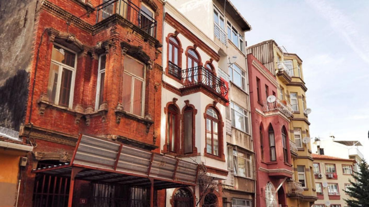 Kadıköy'de mahalle muhtarı kendi mahallesinde ev bulamadı