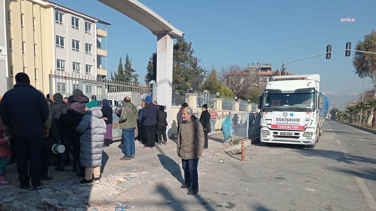 Eskişehir Büyükşehir’den afet bölgesine barınma ve hijyen malzemesi desteği