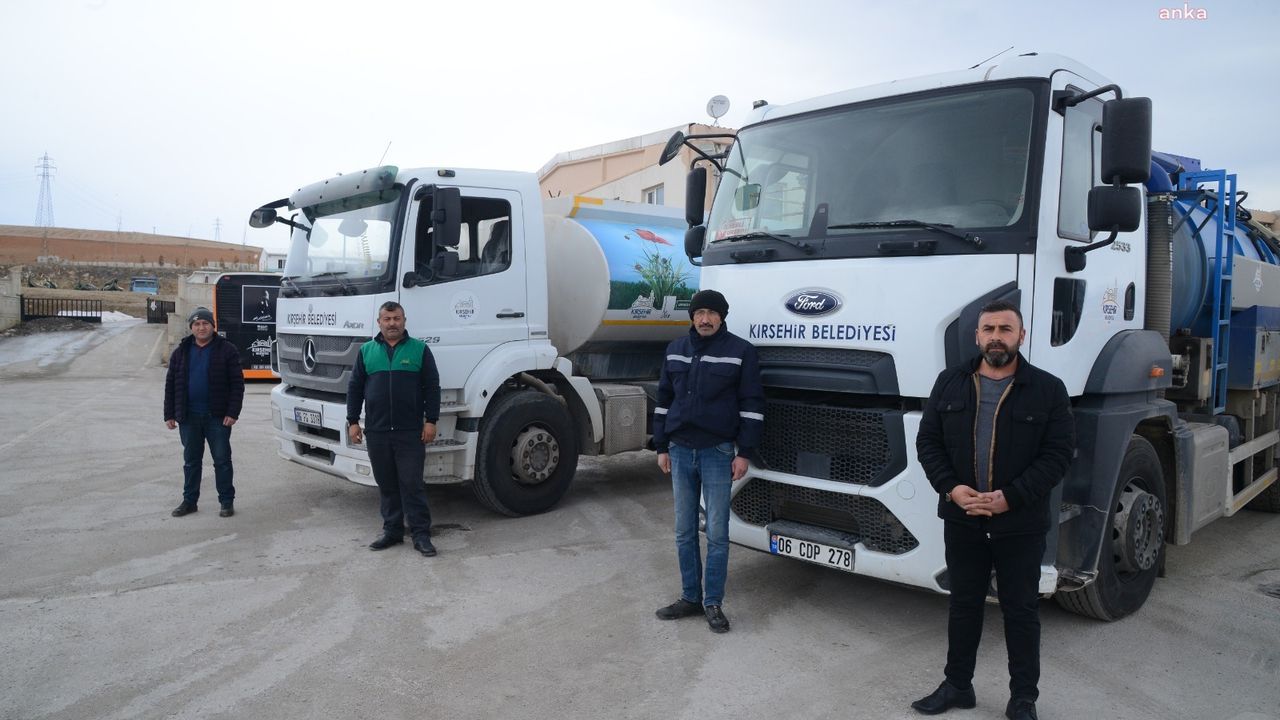 Kırşehir Belediyesi, Pazarcık'a arazöz ve kombine araç gönderdi