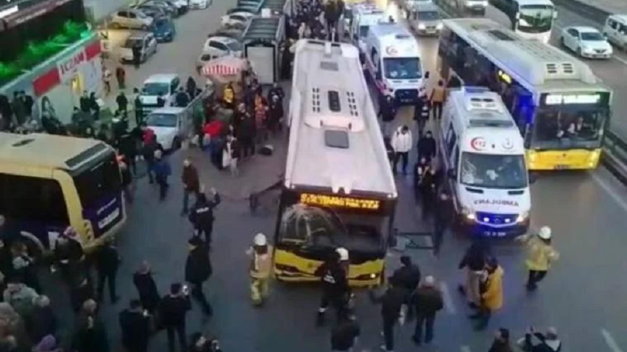 Bahçelievler'de İETT otobüsü durağa girdi:1 ölü, 5 yaralı