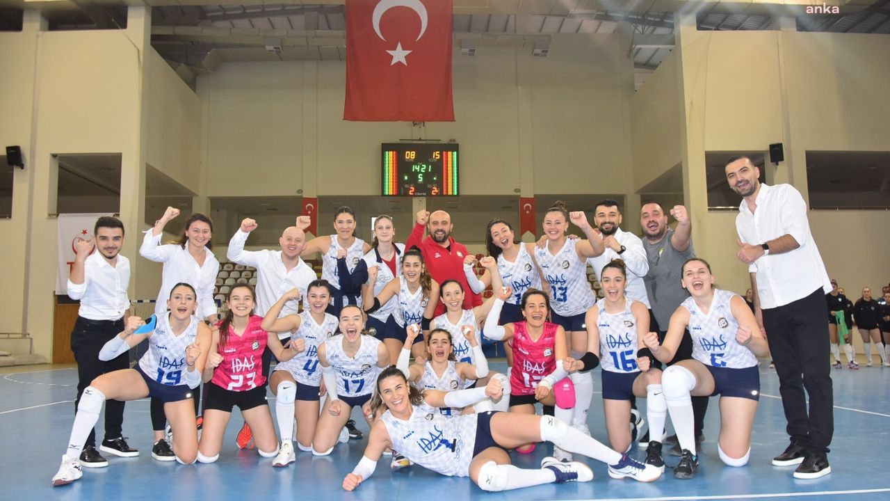 Bozüyük Belediyesi Eğitim ve Spor Kulübü Voleybol Takımı, yarı finalde