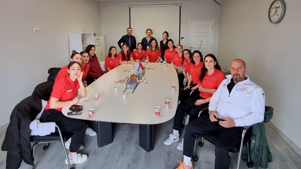 Çerkezköy Kadın Basketbol Takımı'nın yeni sağlık sponsoru Özel İrmet Hastanesi oldu