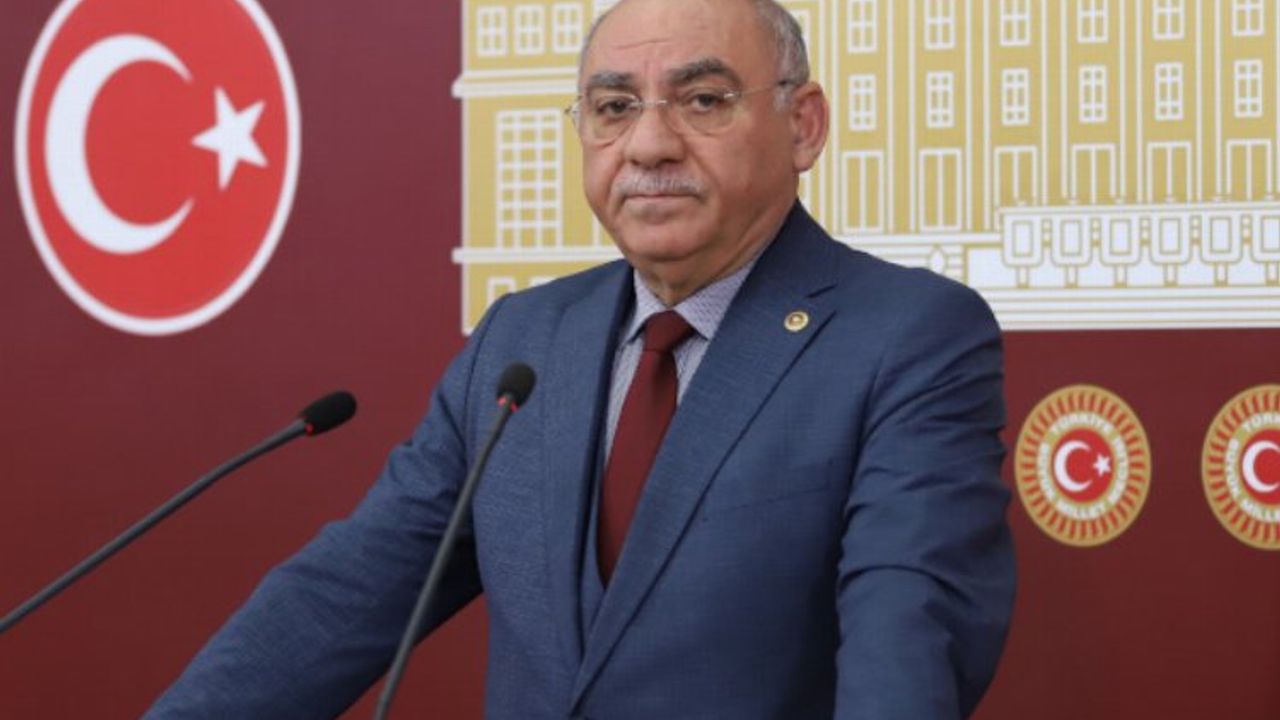 AKP'li Karahocagil: Bizde masa kuruldu mu, milletin yararına kararlar alınmadan kalkılmaz