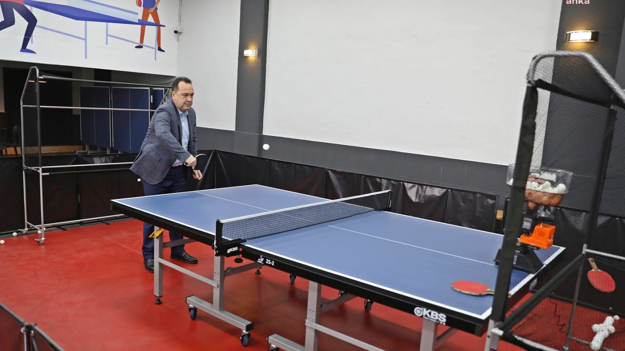 Akhisar Belediyesi’nin Masa Tenisi Salonu açıldı