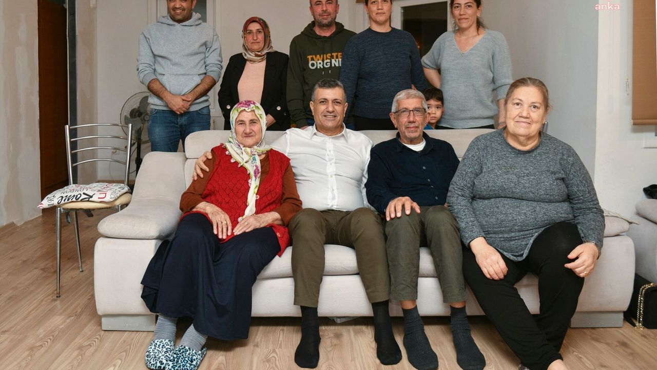 Esenyurt Belediye Başkanı Bozkurt, ilk iftarını depremzede ailelerle yaptı