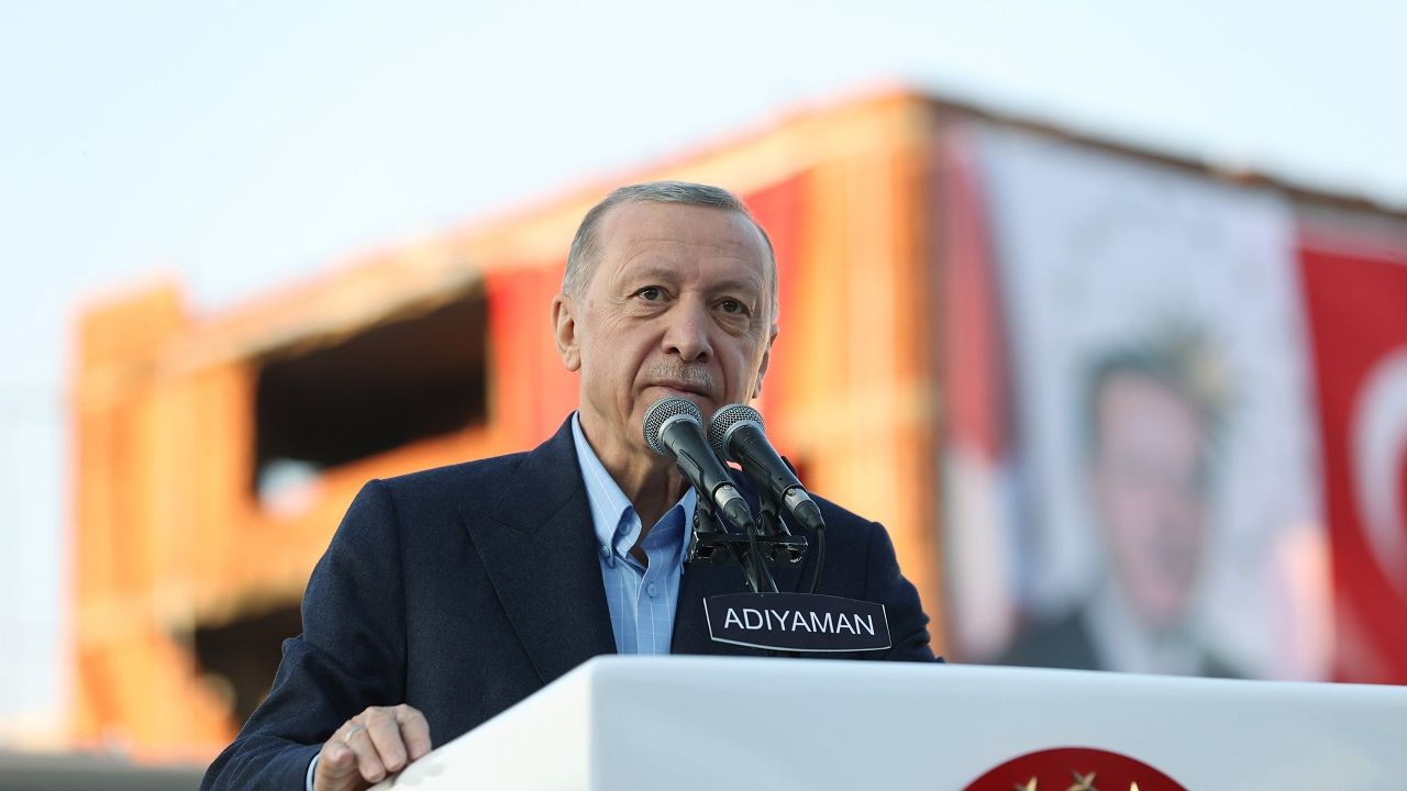 Erdoğan: Devlet, deprem konutlarını hibe seviyesinde bir usulle teslim ediyor