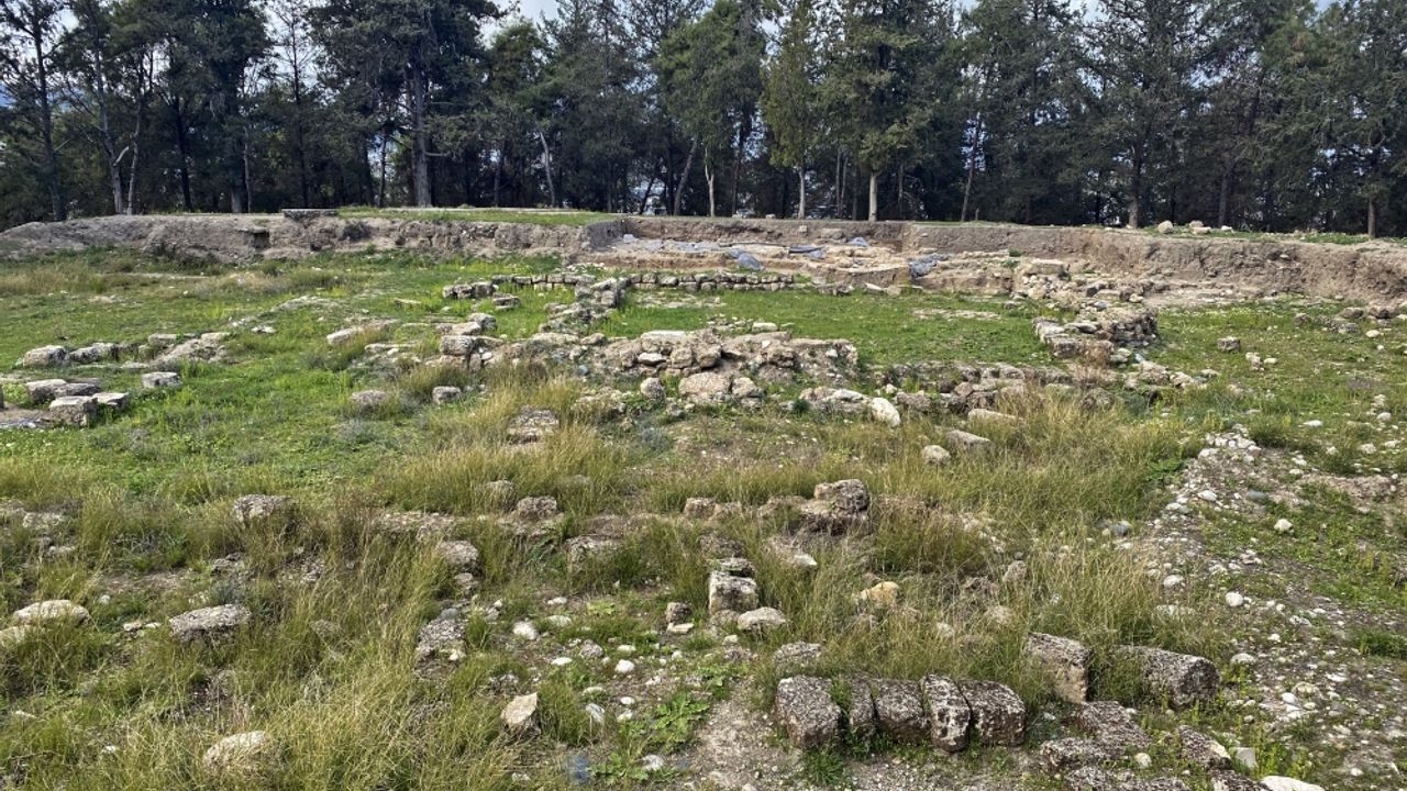 Mersin'deki Yumuktepe Höyüğü'nde arkeopark çevre düzenlemesi yapılıyor