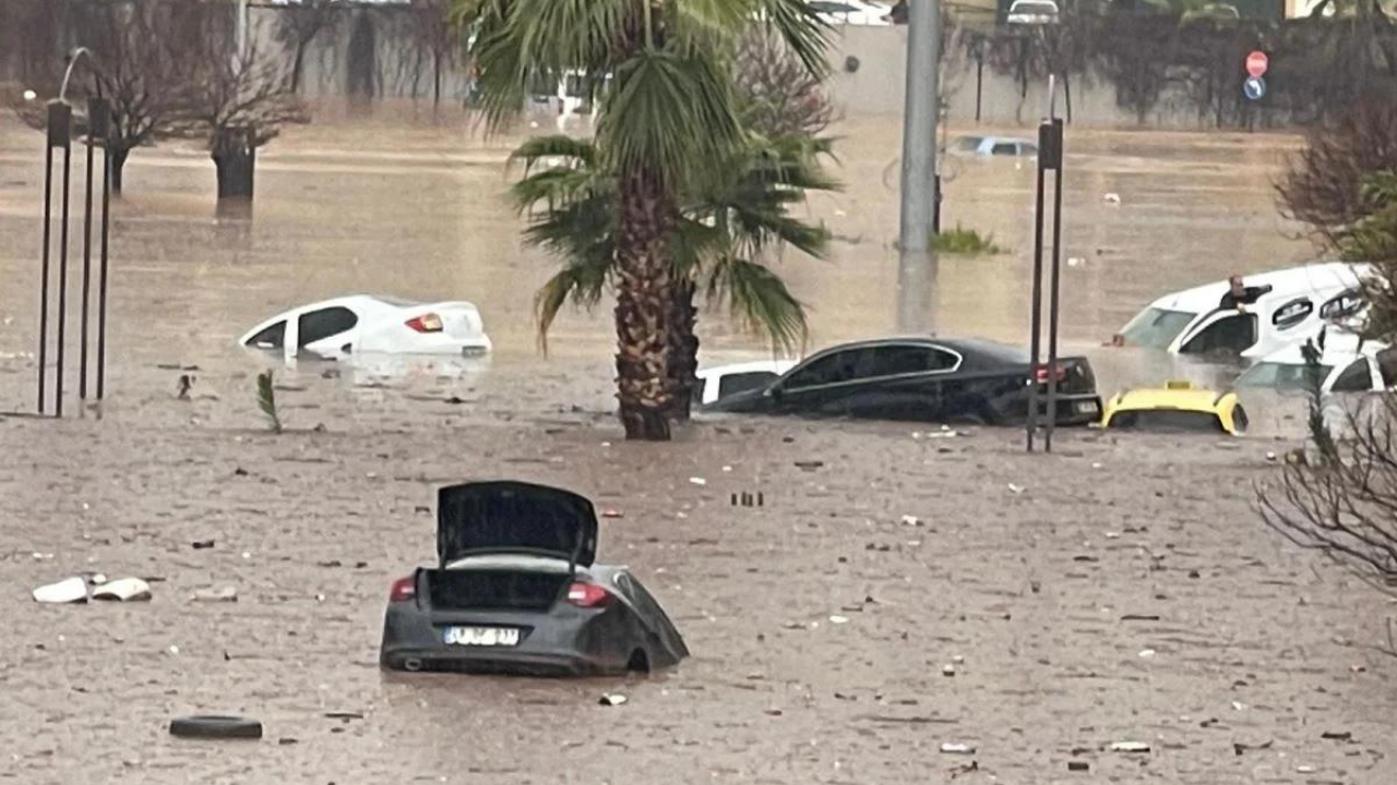 Adıyaman ve Urfa'yı depremin ardından bu kez de sel vurdu
