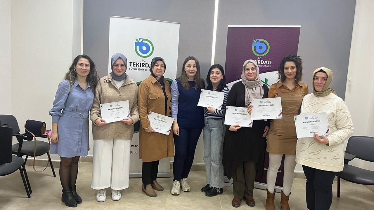 Tekirdağ Büyükşehir'in Çerkezköy Kadın Danışma Merkezi'nde kadın çalışmaları atölyesi tamamlandı