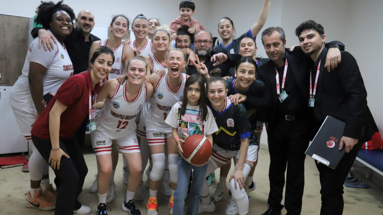 Turgutlu Belediyesi Kadın Basketbol Takımı, Gürespor’u mağlup etti