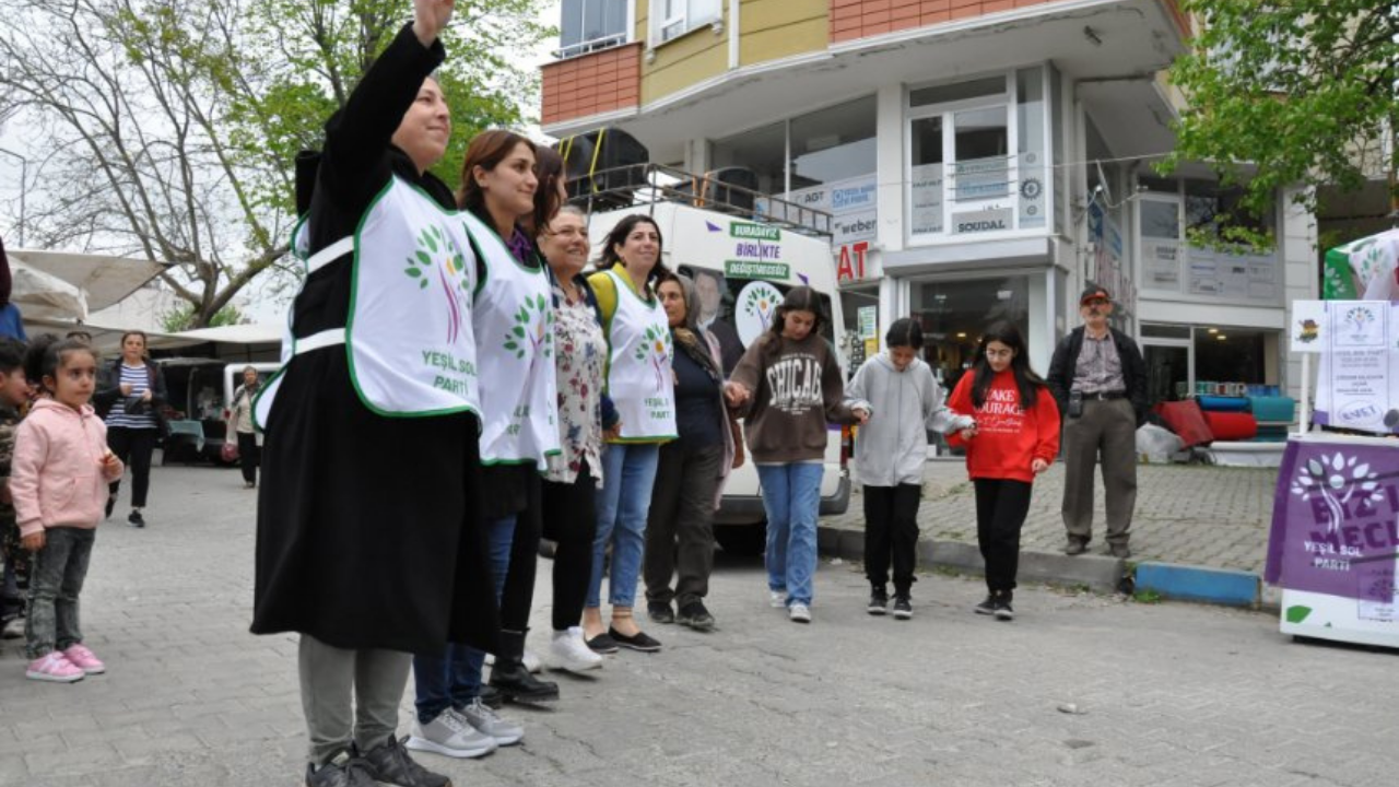 Yeşil Sol Partili kadınlar Artvin Kemalpaşa’da halk buluşması gerçekleştirdi
