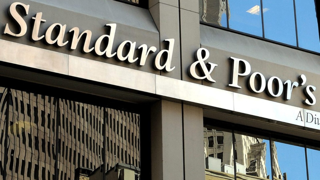 Standard & Poor’s Türkiye’nin kredi notunu düşürdü