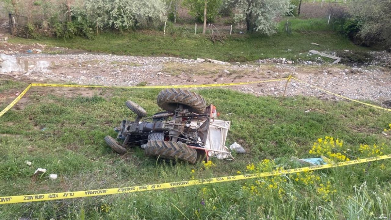 Çorum'da devrilen traktörün sürücüsü öldü