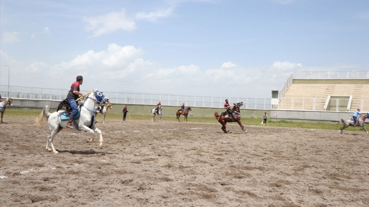 Erzurum'da ata sporu cirit heyecanı