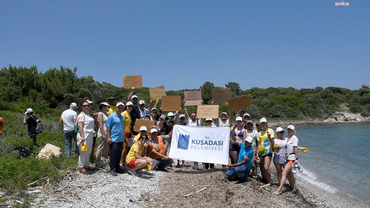 Dünya Çevre Günü’nde Kuşadası Dilek Yarımadası Milli Parkı’nda kıyı temizliği