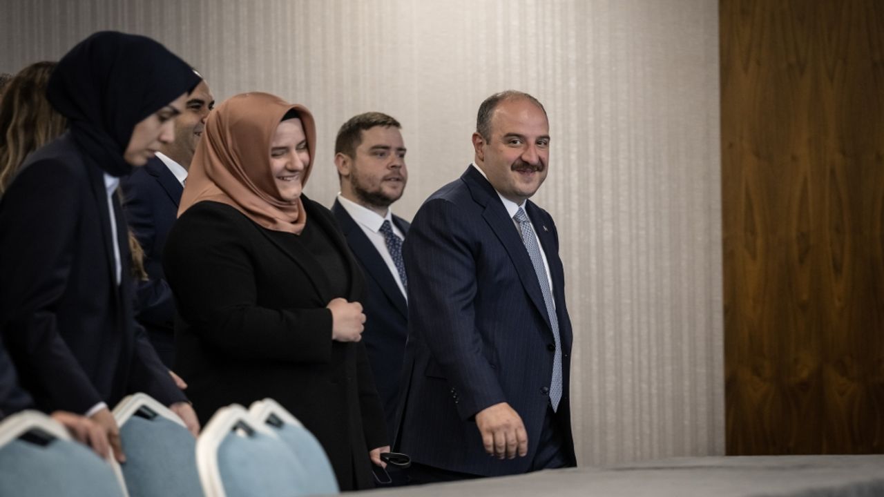 Sanayi ve Teknoloji Bakanı Mehmet Fatih Kacır, görevi Mustafa Varank'tan devraldı