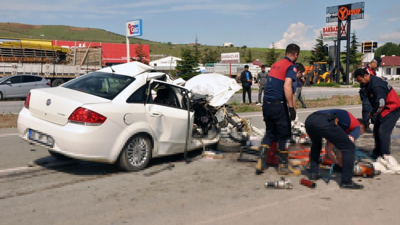 Yozgat’ta otomobil ile kamyonun çarpışması sonucu 1 kişi öldü
