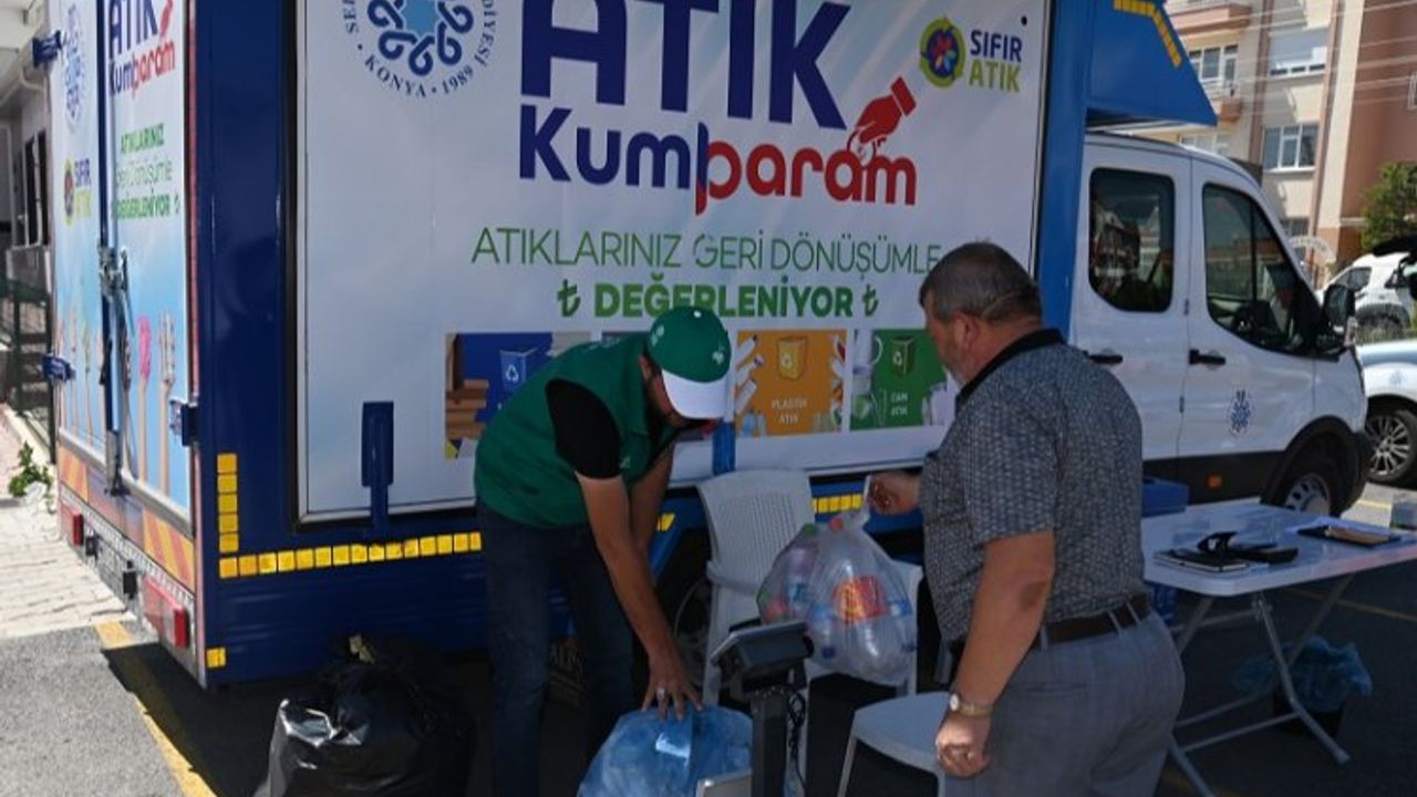 Konya'nın 'mobil atık aracı' semt pazarlarında