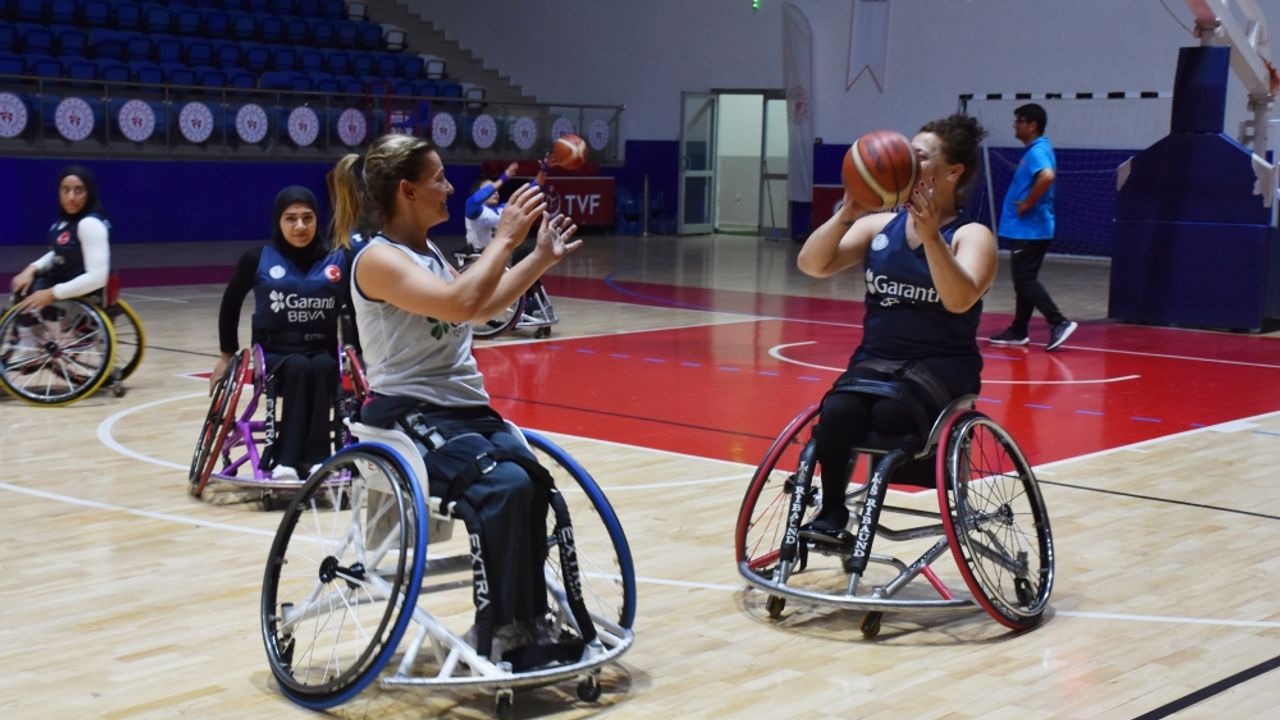 Tekerlekli Sandalye Basketbol A Milli Takımı, Avrupa Şampiyonası'na Hakkari'de hazırlanıyor