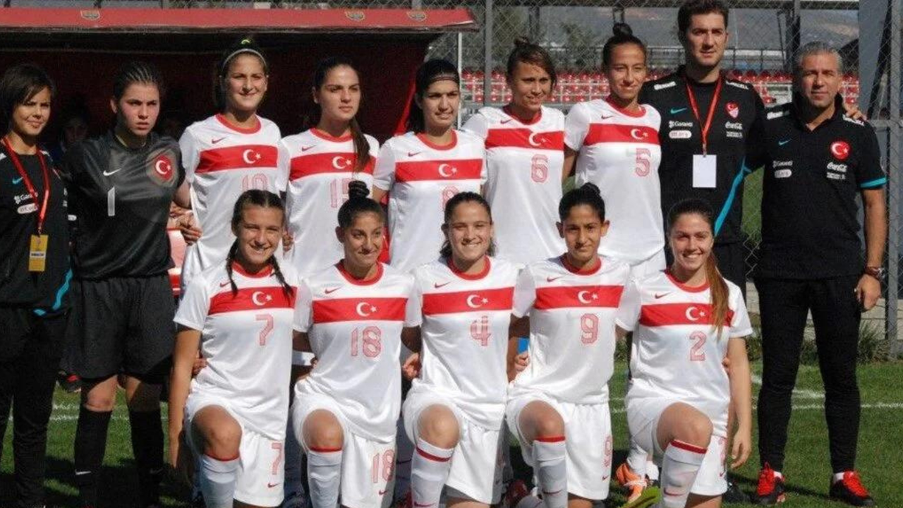 15 Yaş Altı Kız Milli Futbol Takımı, Estonya'yı 2-1 yendi