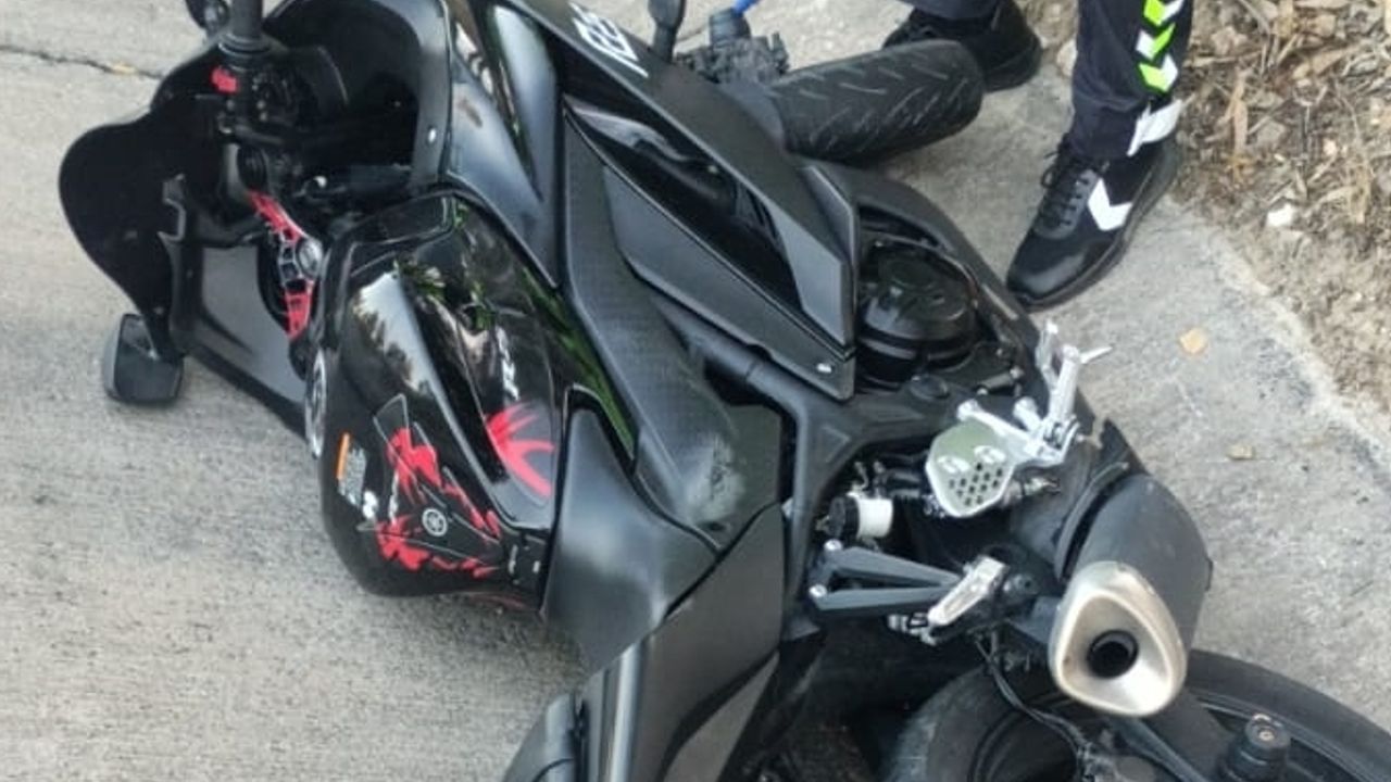 Aydın'da refüje çarpan motosikletin sürücüsü öldü