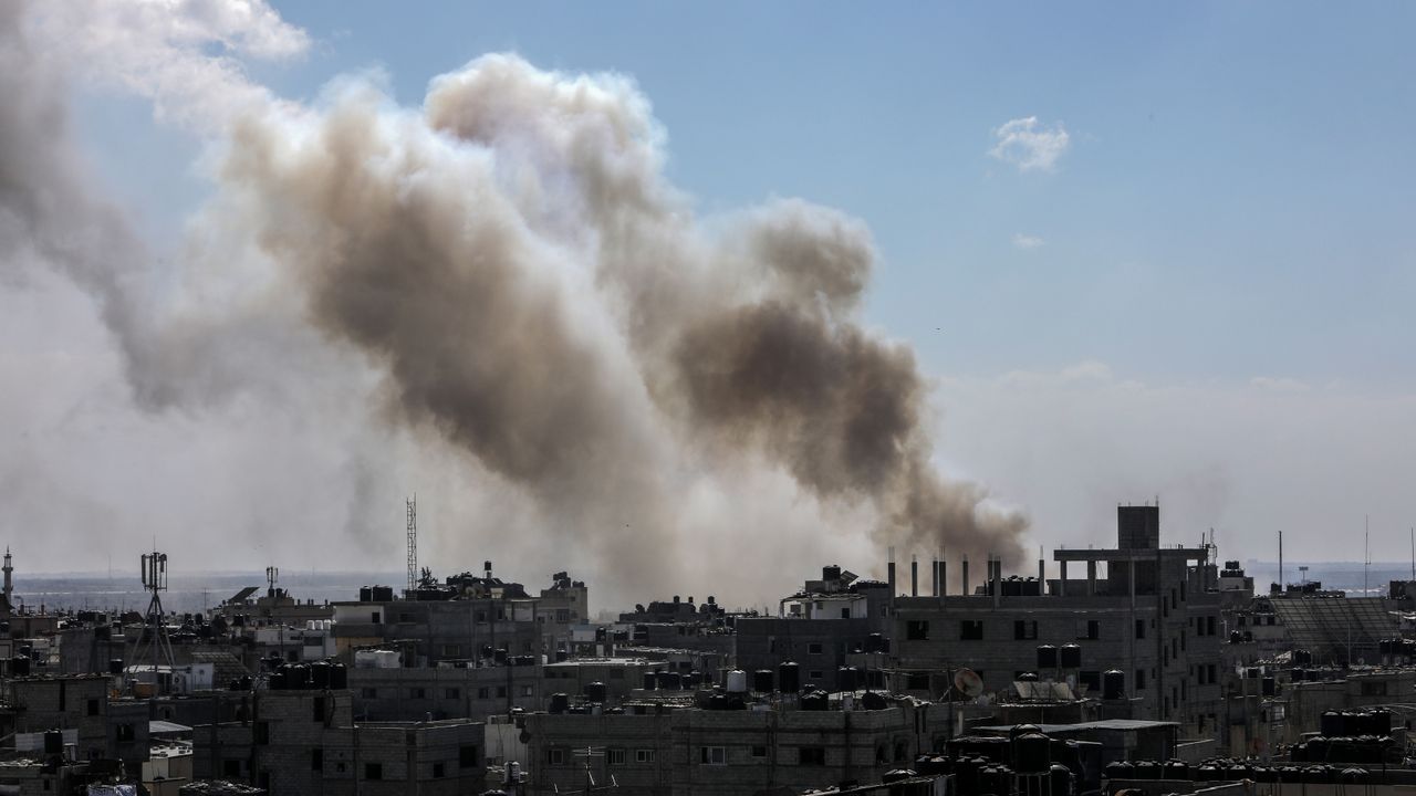 Gazze'de can kaybı 17 bin 700'e yükseldi