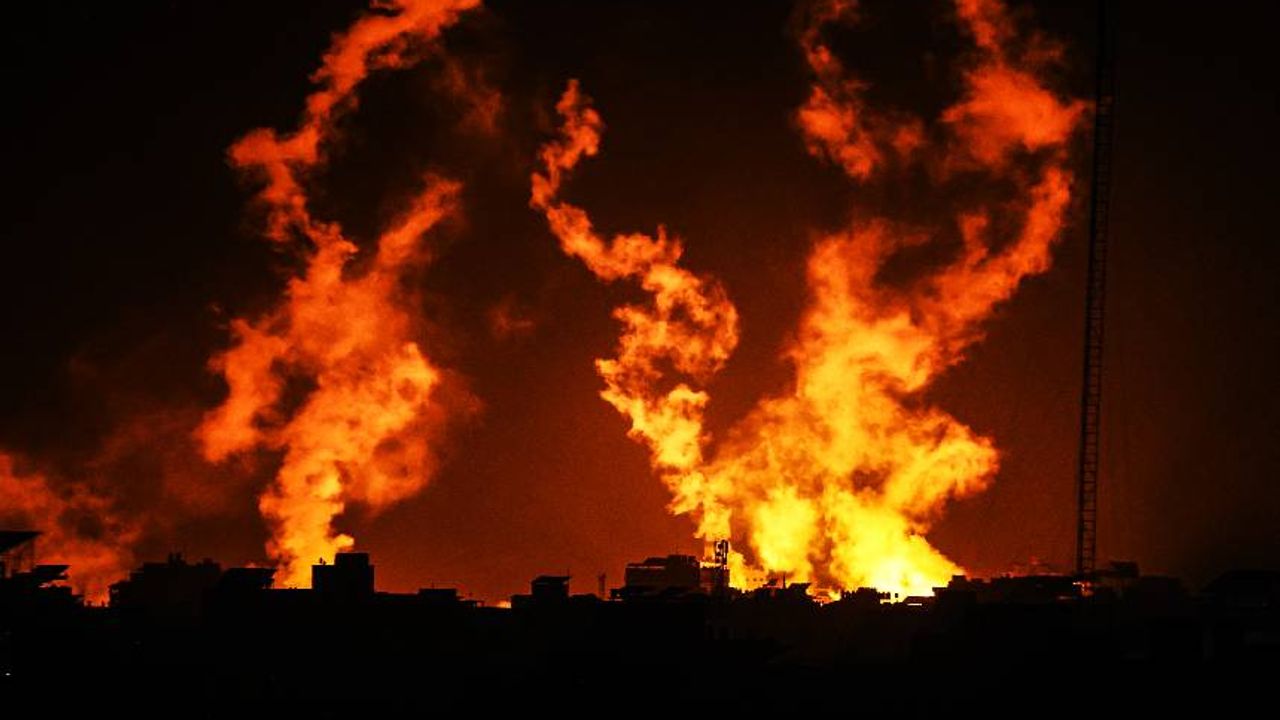 Filistin Kızılayı, Gazze'deki tüm ekipleriyle iletişimin kesildiğini bildirdi