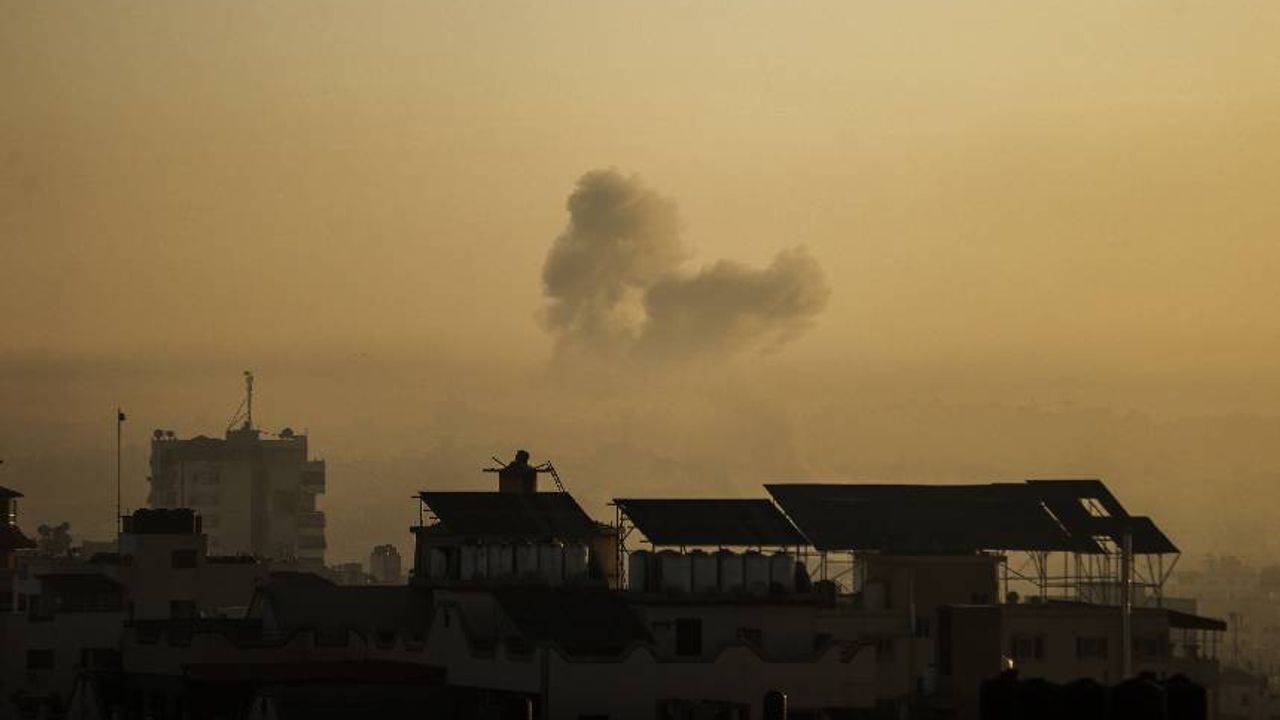 İsrail, Gazze'de "insani ara"nın bitmesinin ardından saldırılarına devam ediyor