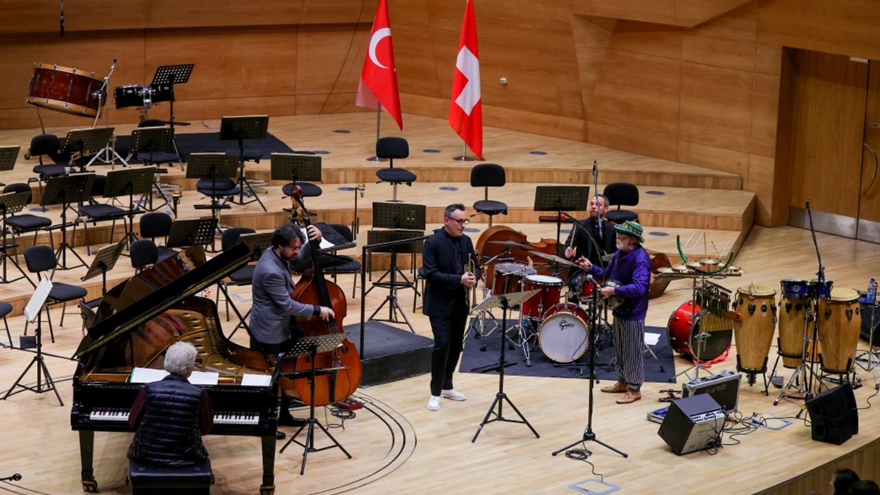 İsviçre'nin Türkiye Cumhuriyeti'nin 100. yılına ithaf ettiği eser ilk kez Ankara'da seslendirildi
