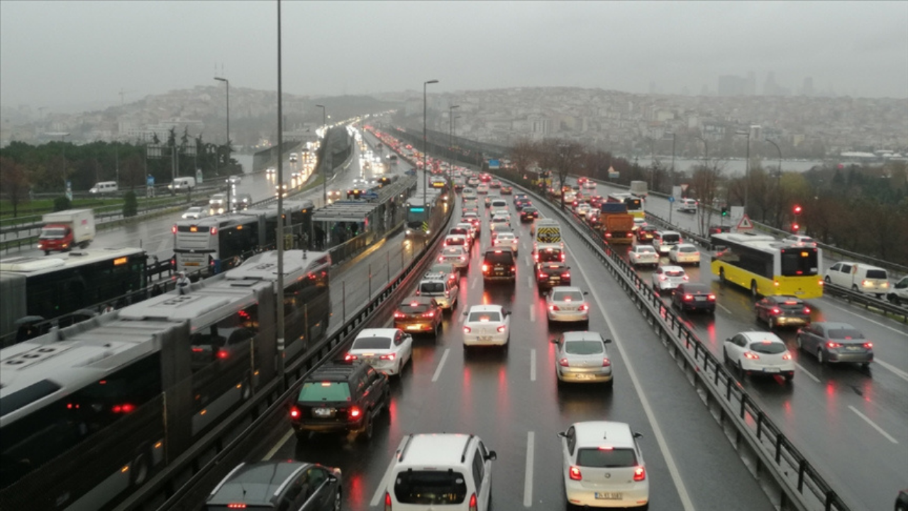 İstanbul'da trafik yoğunluğu yüzde 90