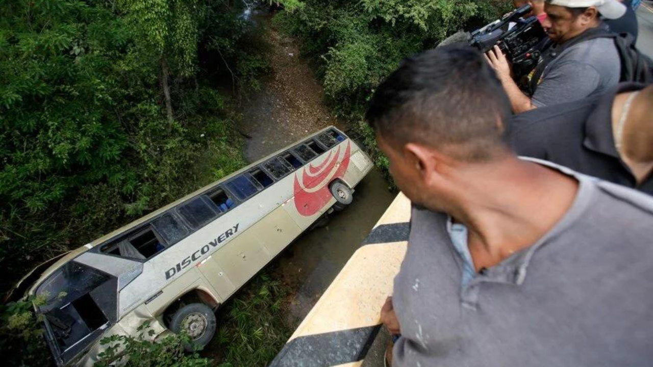 Honduras'taki otobüs kazasında 13 kişi öldü